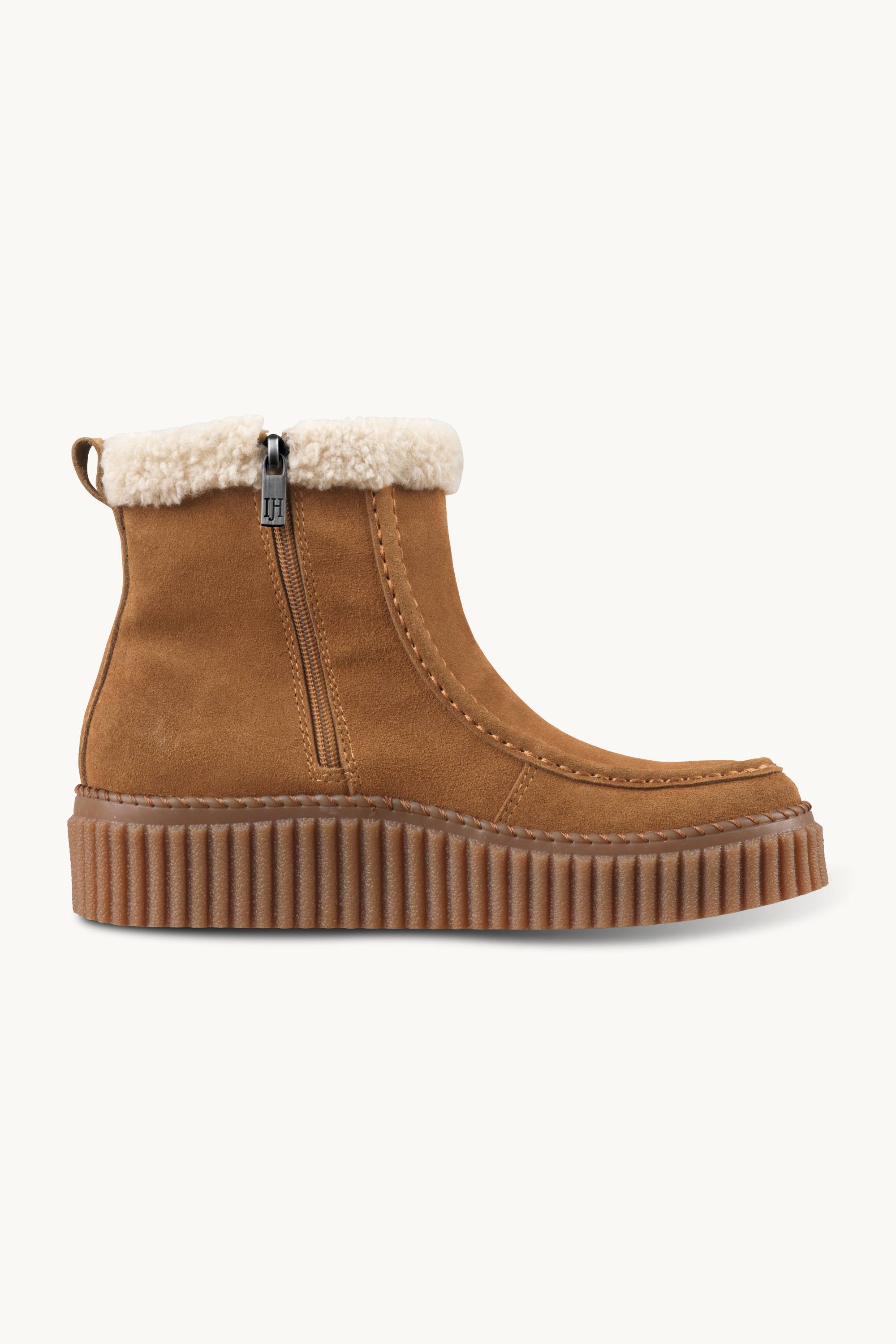 Suede Boots With Shearling - Cashew Clay