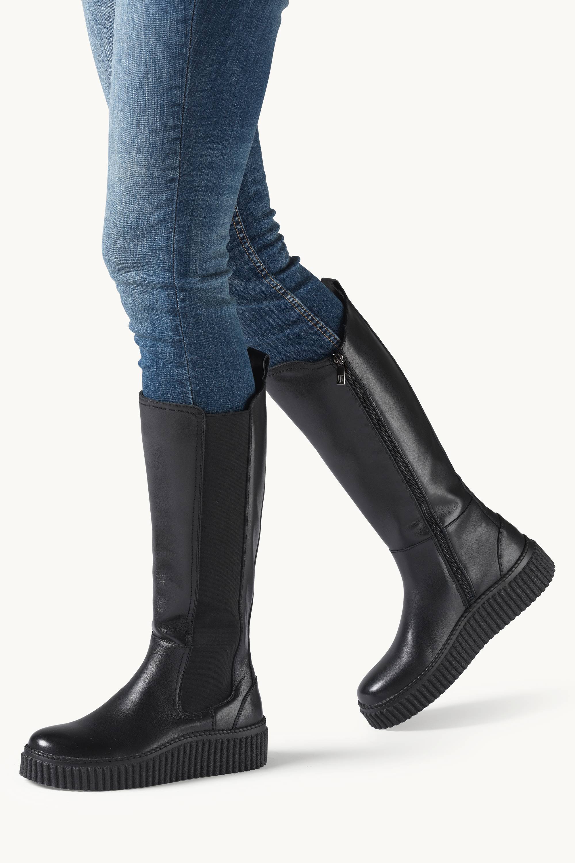 Tall Boots With Elastic - Black Black