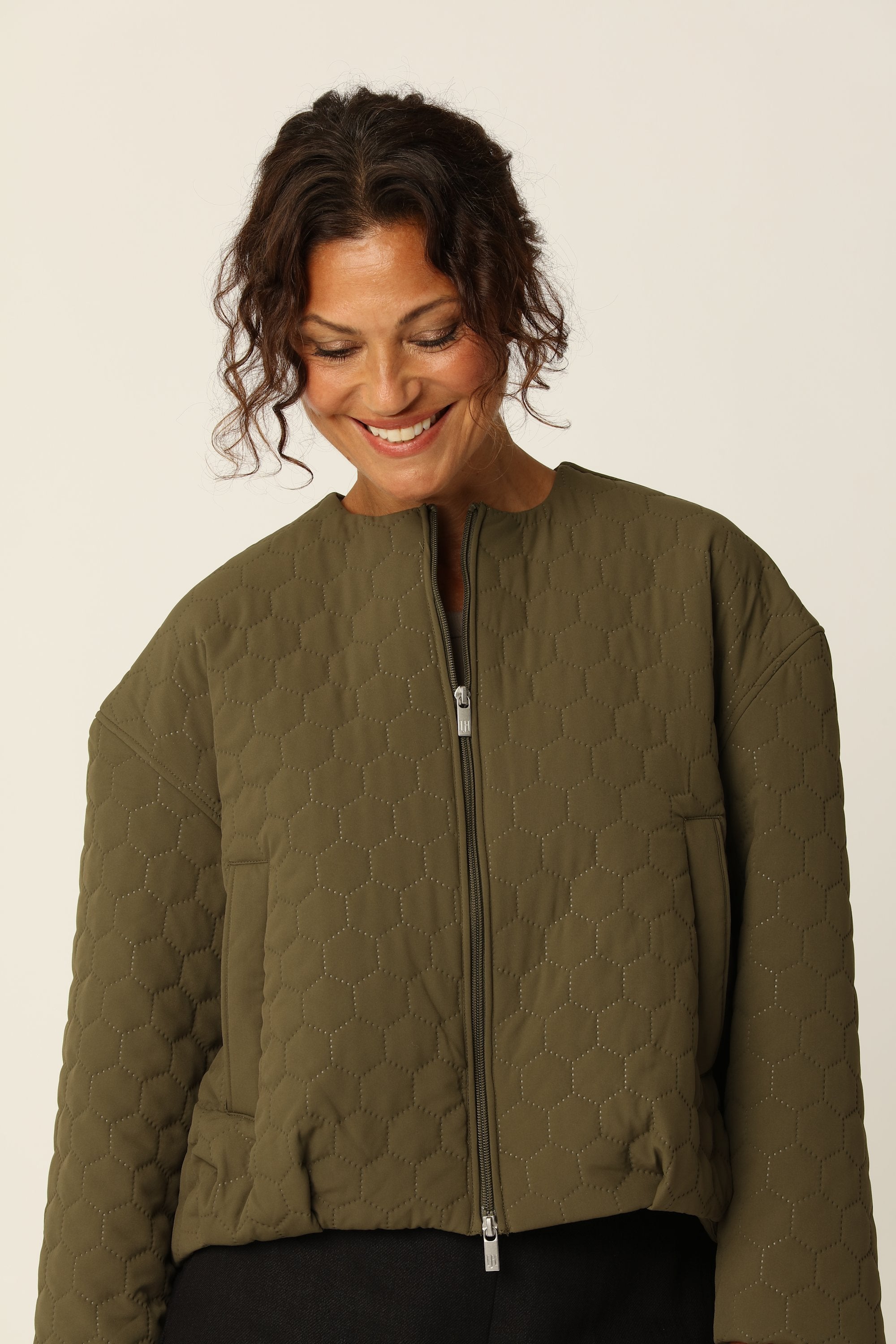 Short Quilted Jacket - Olive Night