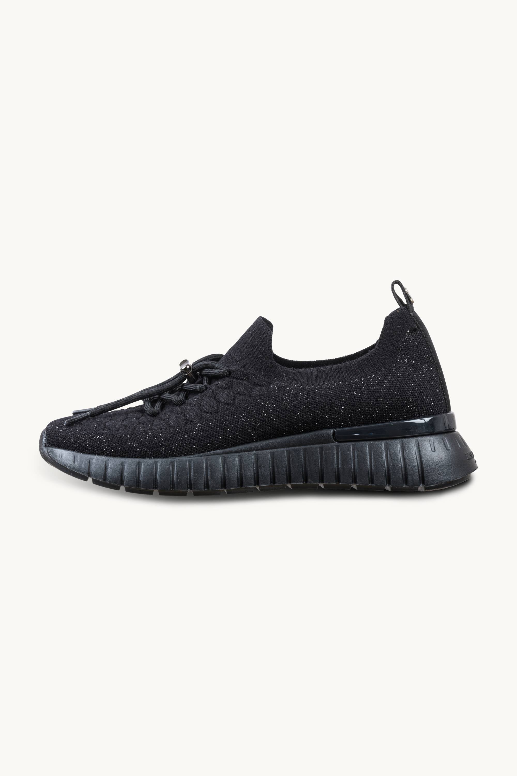 Sporty Sneakers - Black Black