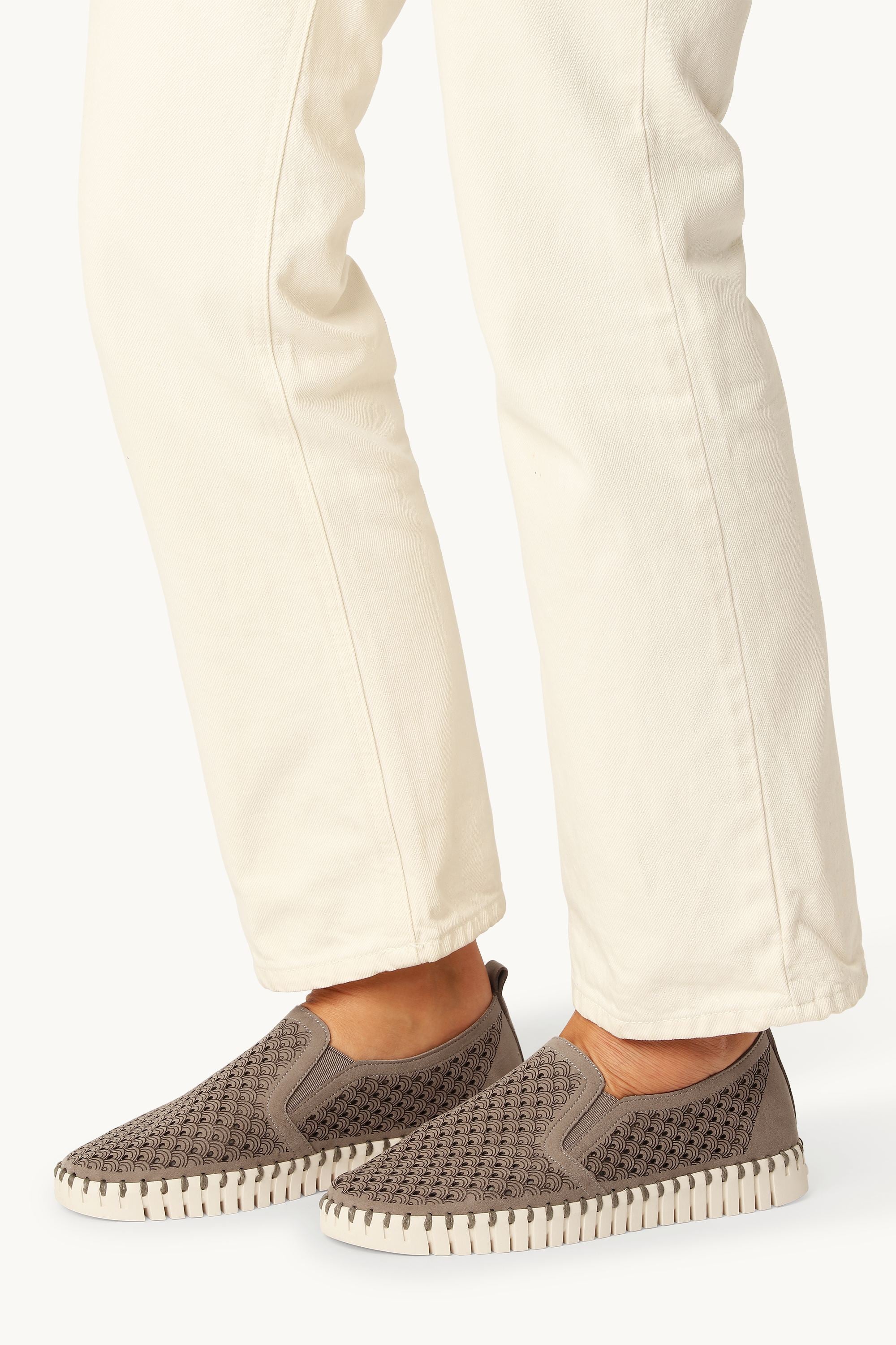 Tulip Flats - Falcon Pearled Ivory