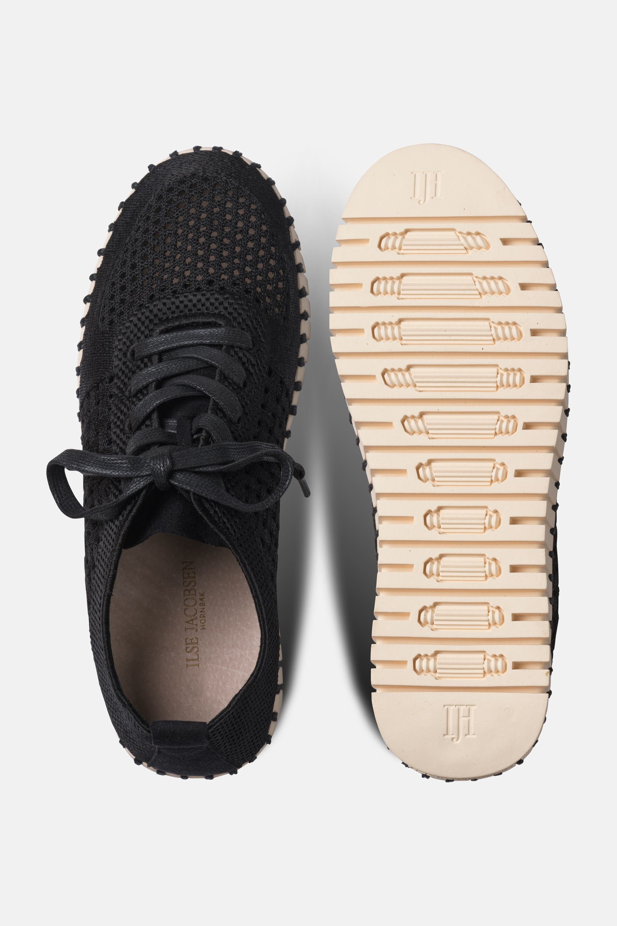 Tulip Embroidery - Black Pearled Ivory