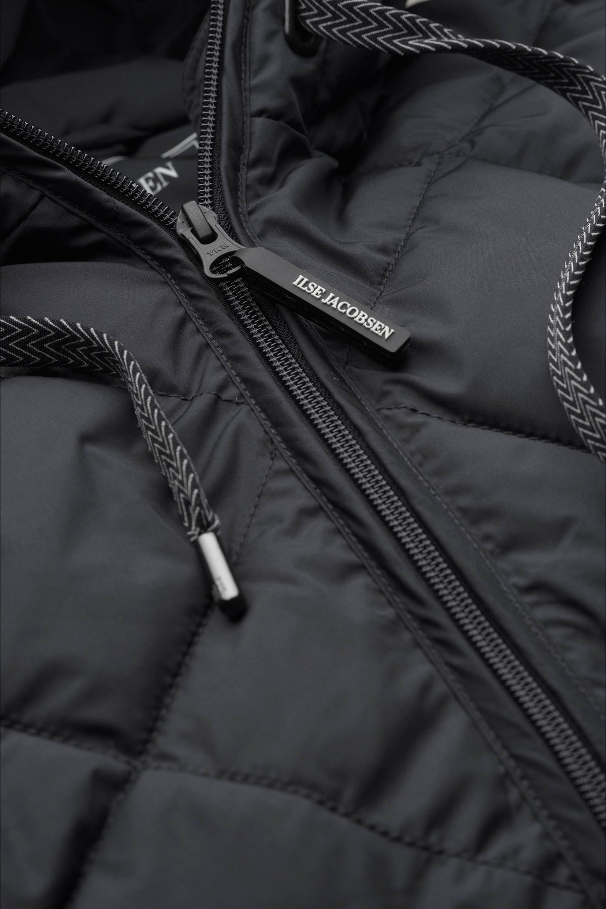 Padded Cape - Black