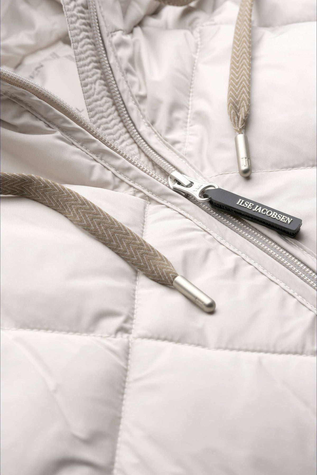 Padded Cape - Silver Grey