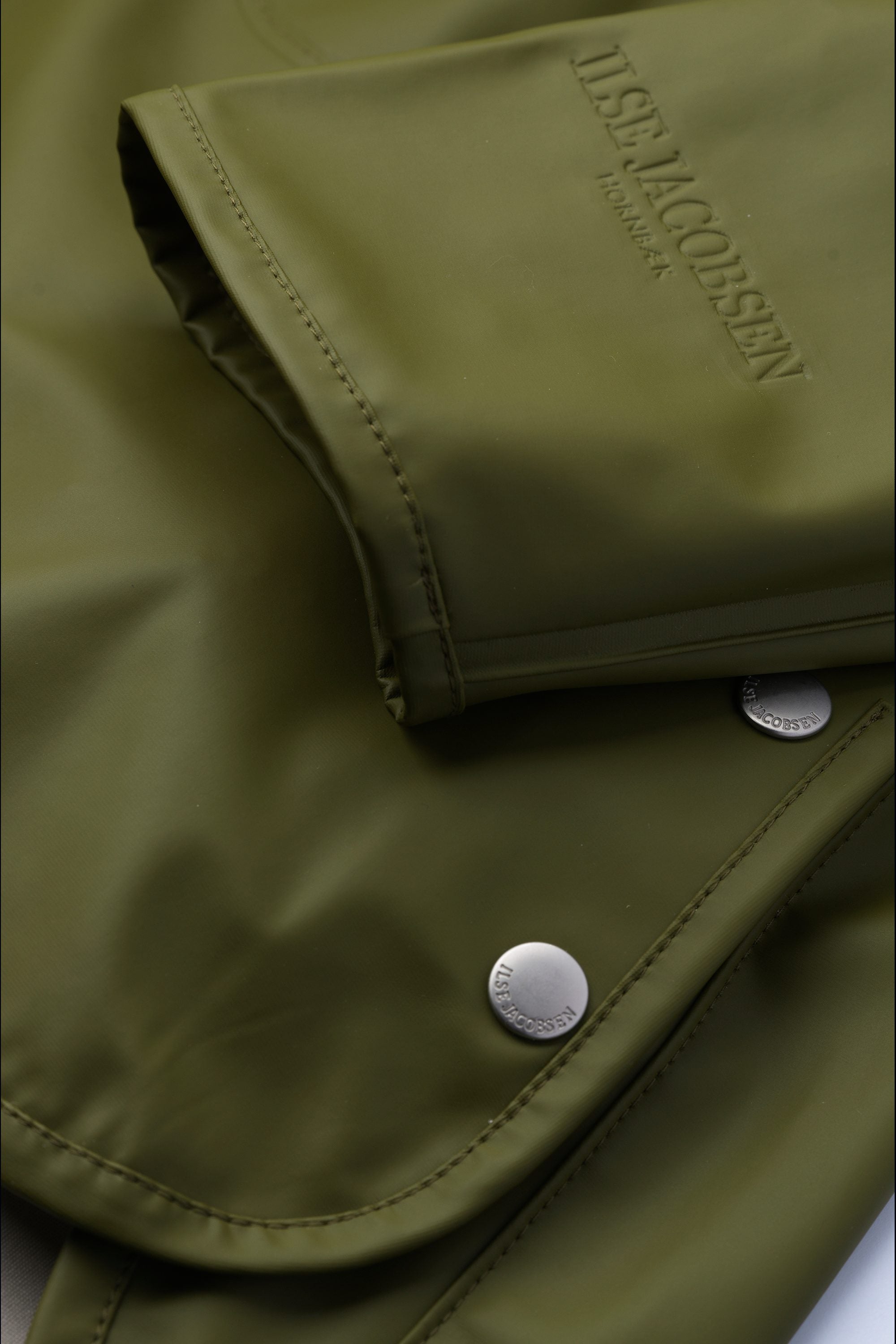 Light Raincoat - Sphagnum