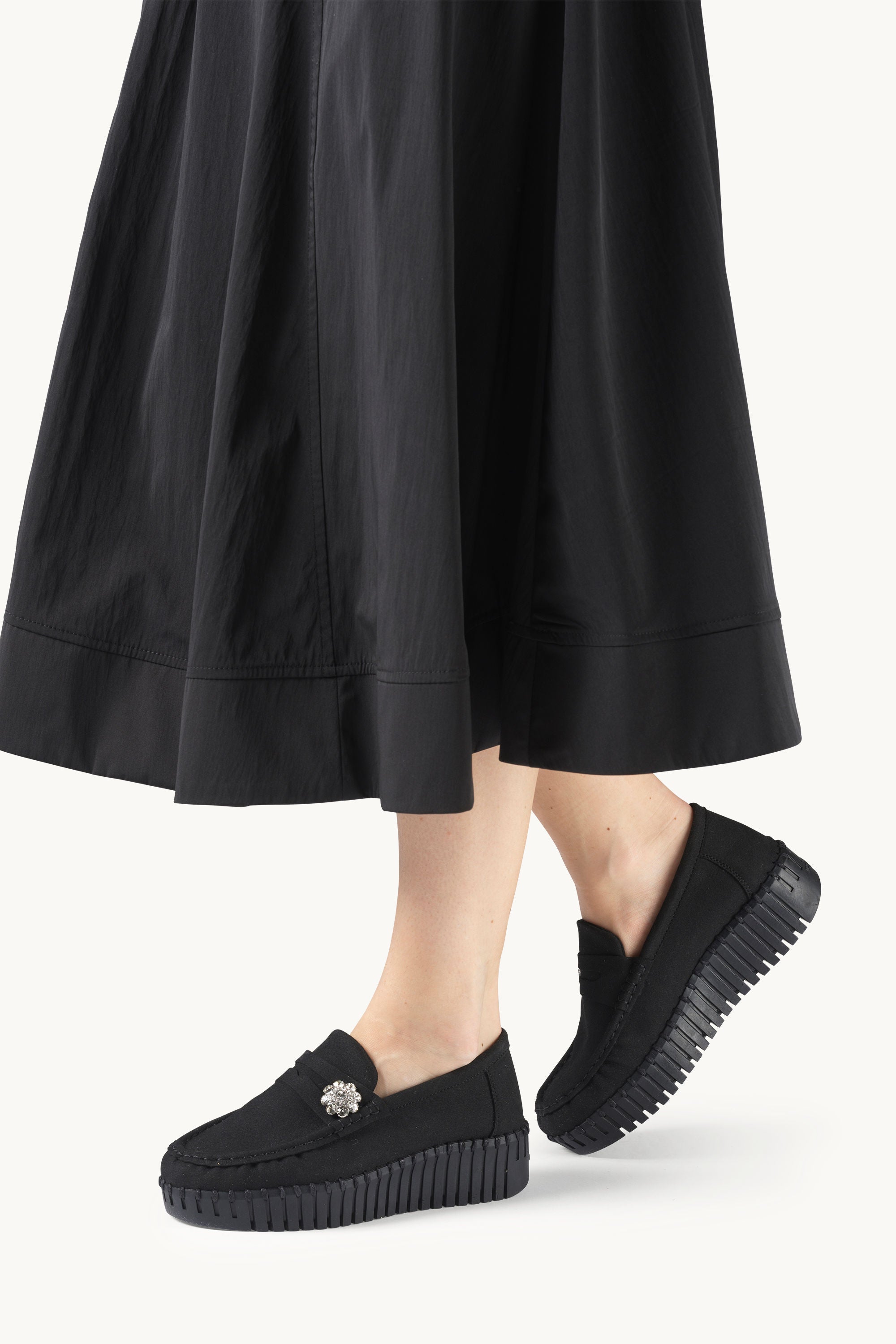 Tulip Penny Loafer Wedge - Black Black