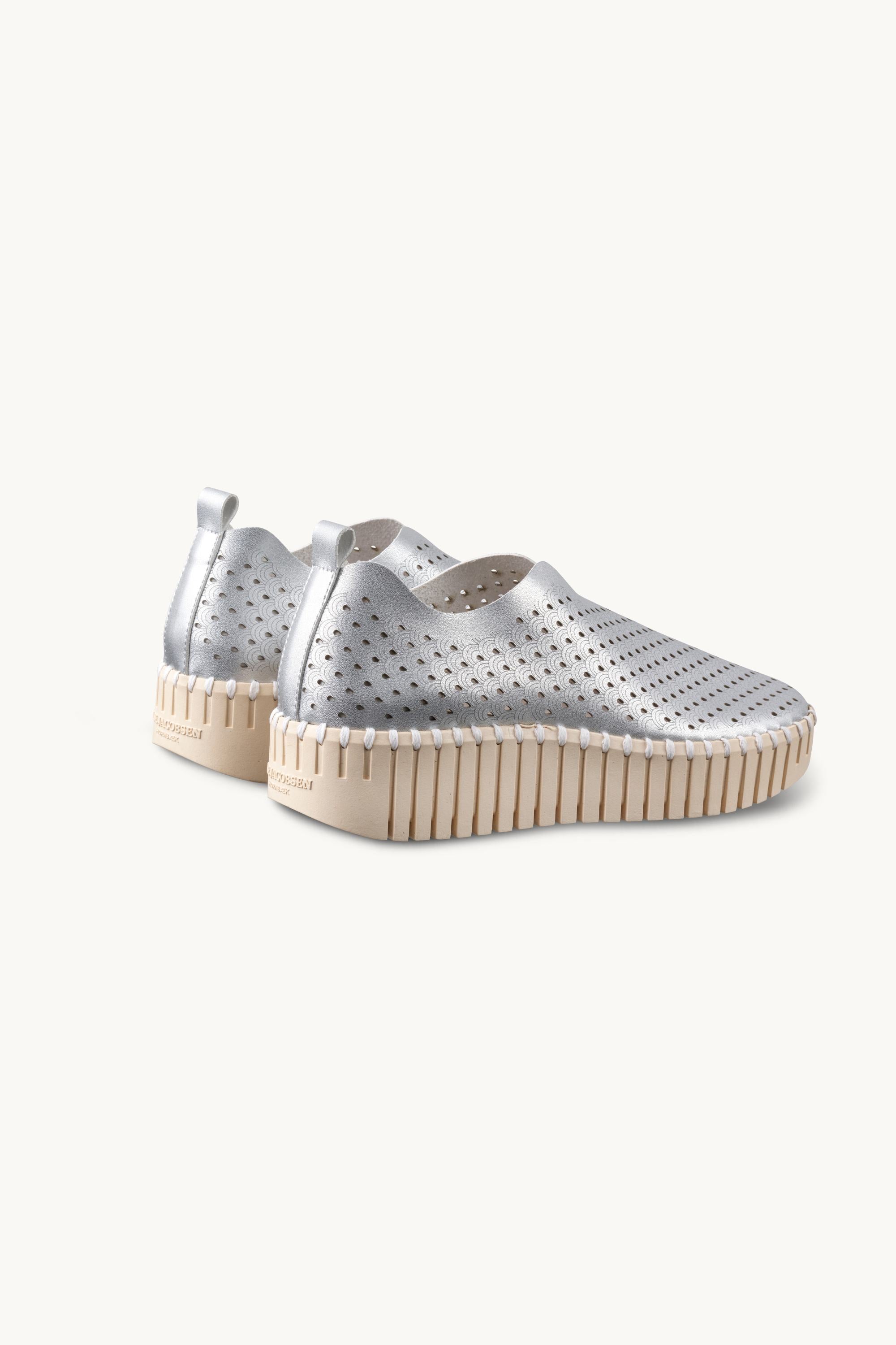 Tulip Slip-On Wedge - Silver Pearled Ivory