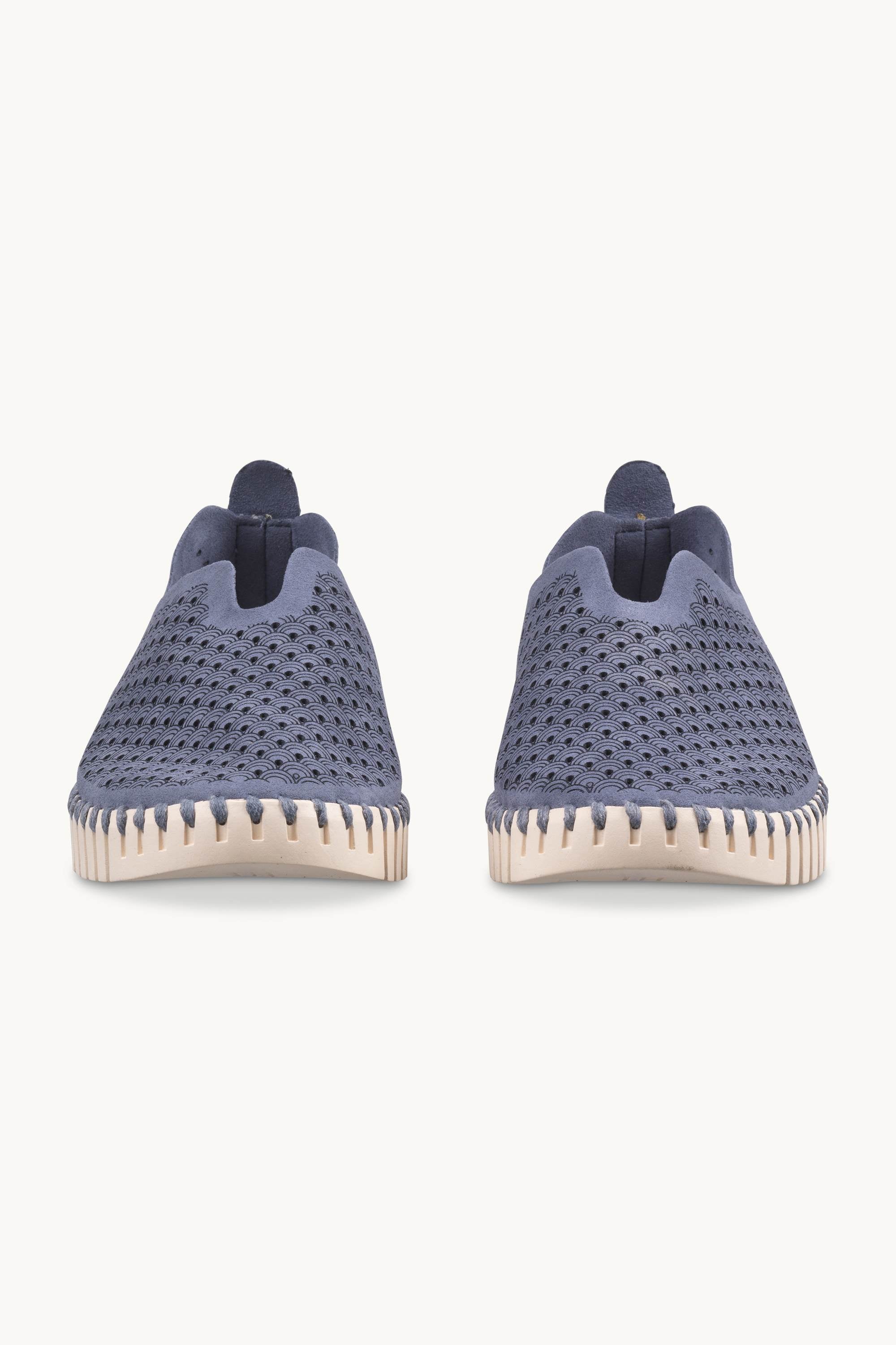Tulip Shoe - Ombre Blue Pearled Ivory