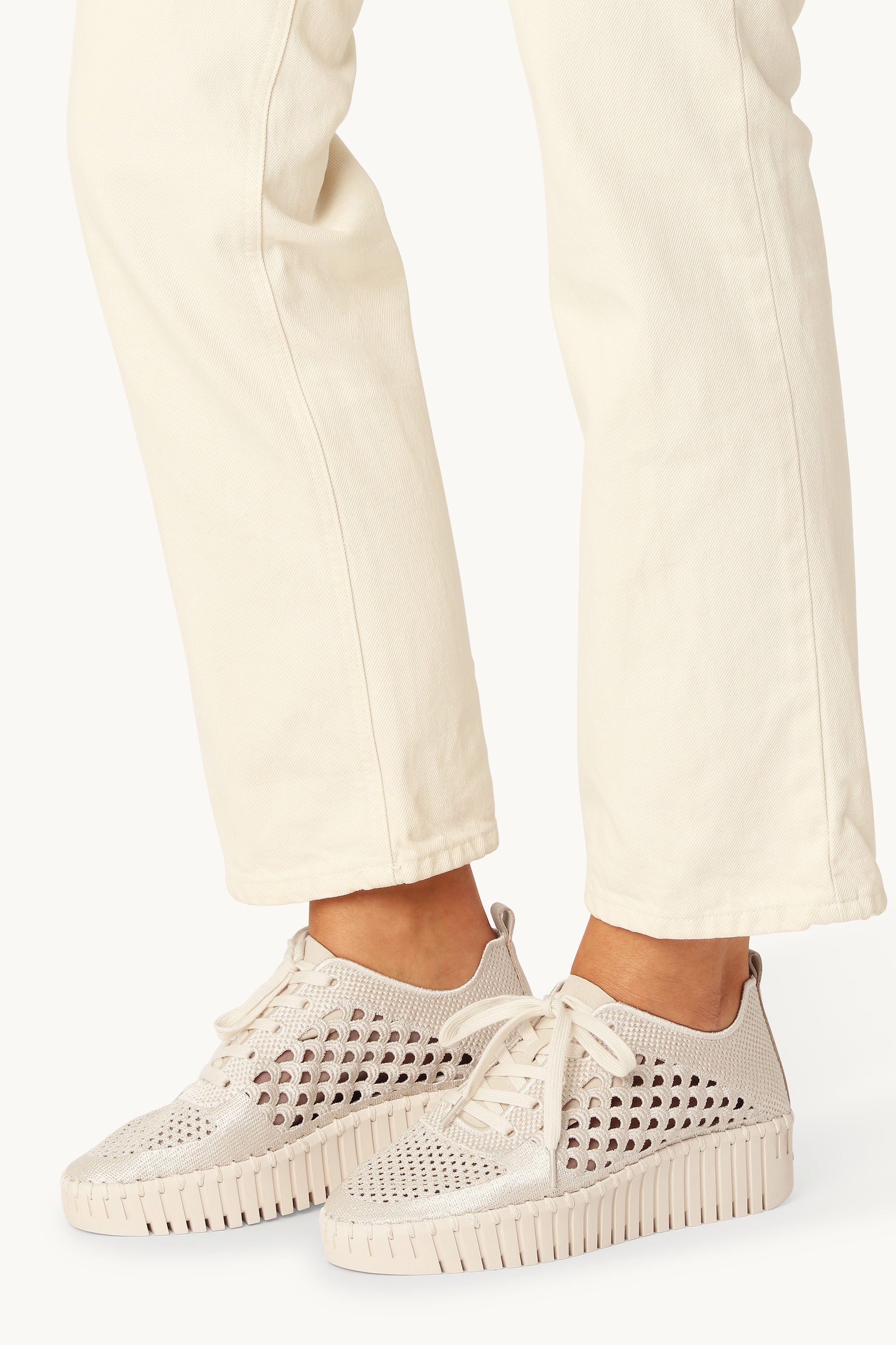 Tulip Embroidery - Kit Pearled Ivory