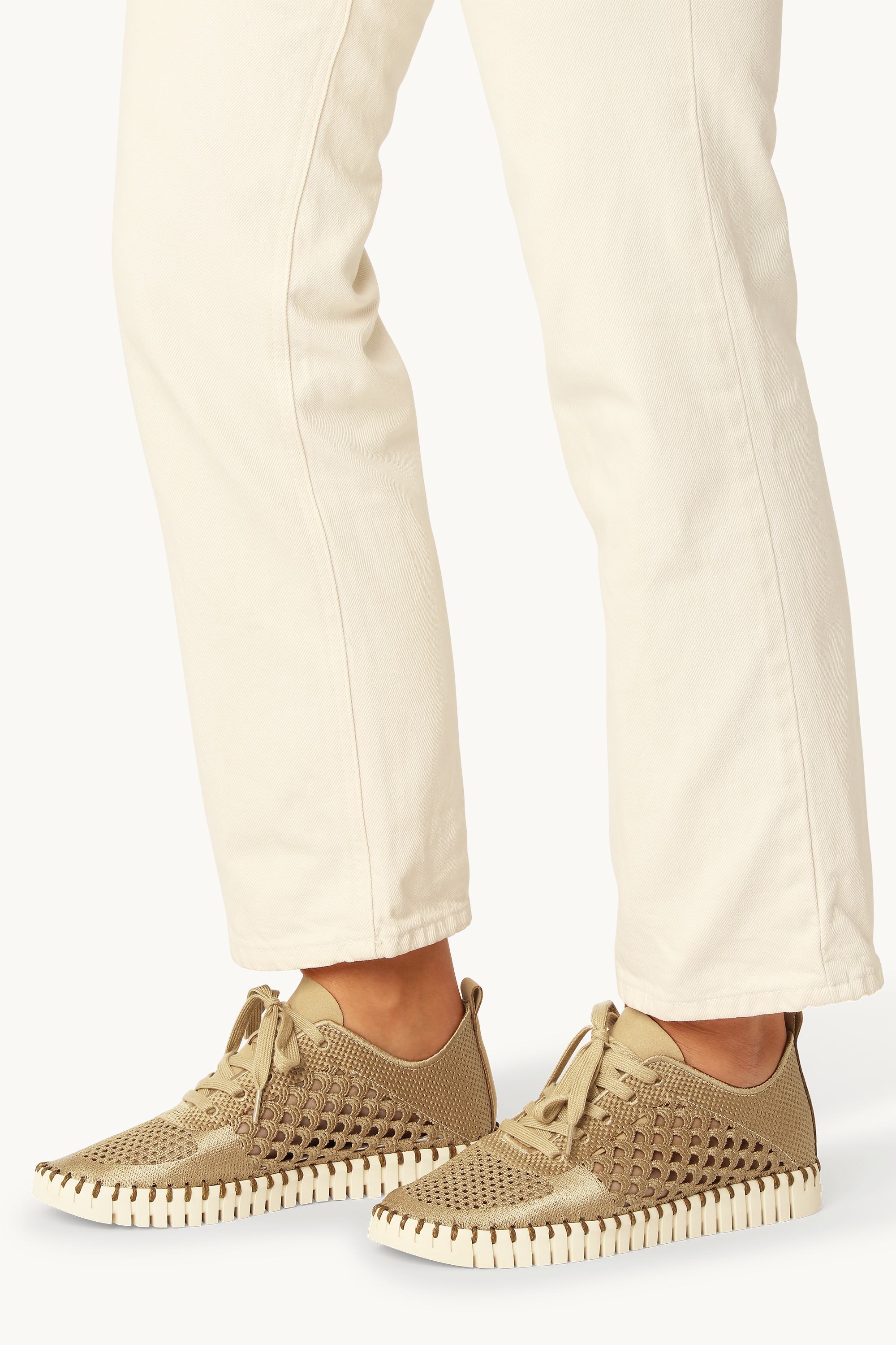 Tulip Embroidery - Cashew Pearled Ivory